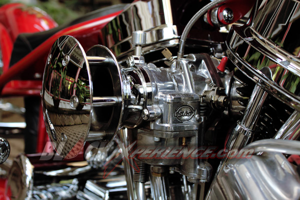 Narrow Minded, Si Merah Bergaya Pro Street