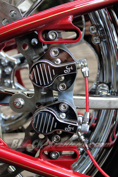 Narrow Minded, Si Merah Bergaya Pro Street