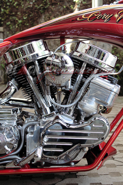 Narrow Minded, Si Merah Bergaya Pro Street