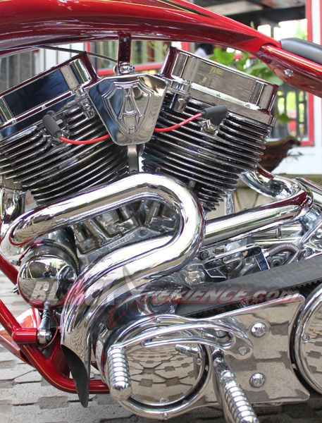 Narrow Minded, Si Merah Bergaya Pro Street