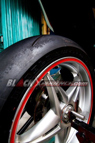 Bermain Aksesoris Demi Mengejar Gaya MV Agusta