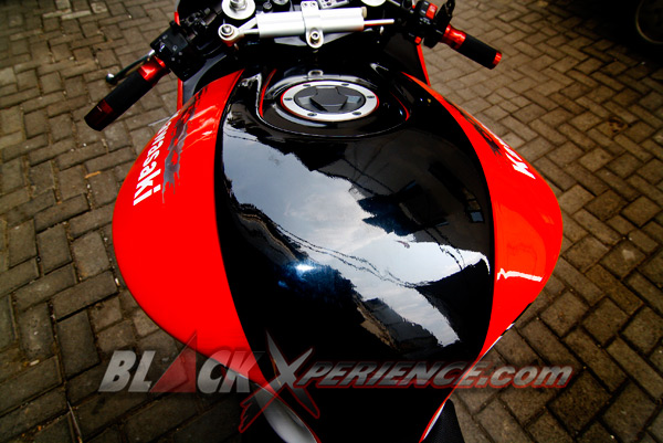 Bermain Aksesoris Demi Mengejar Gaya MV Agusta