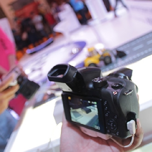 Samsung Pajang Kamera Pintar NX30 di Ajang FOCUS 2015