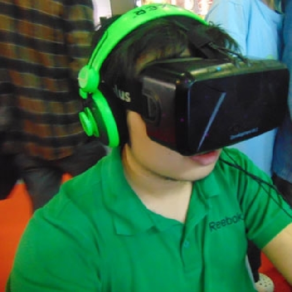Menjajal Perangkat VR Oculus di MBCS 2015