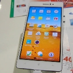 Oppo R5 Dibanting dan Dibakar di MBCS 2015