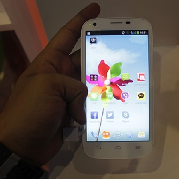 Penjualan Duo PowerPhone Bolt di Mega Bazaar Tembus Target