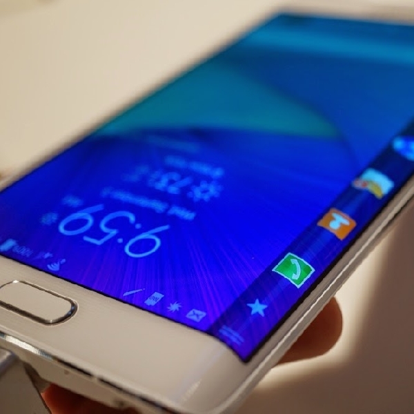 Adu Kinerja Multitasking Samsung Galaxy Note 5, OnePlus 2, dan LG G4