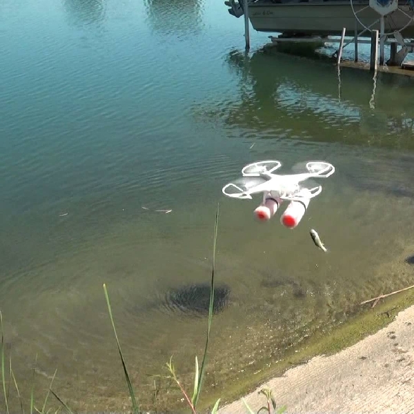 Pria Ini Sukses Menangkap Ikan dengan Drone