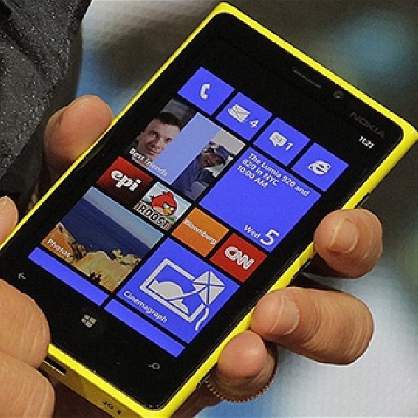 Lumia 920 Tetap Berfungsi Normal Meski Telah Terbakar