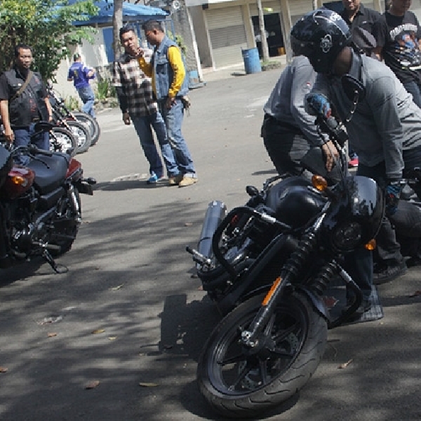 Cara Mendirikan Kembali Motor Setelah Terjatuh